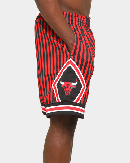 Mitchell & Ness Men's Chicago Bulls 1997 Striped SM Short Black/Red