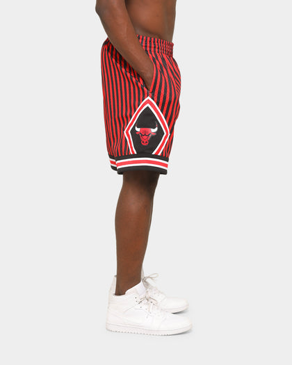 Mitchell & Ness Men's Chicago Bulls 1997 Striped SM Short Black/Red