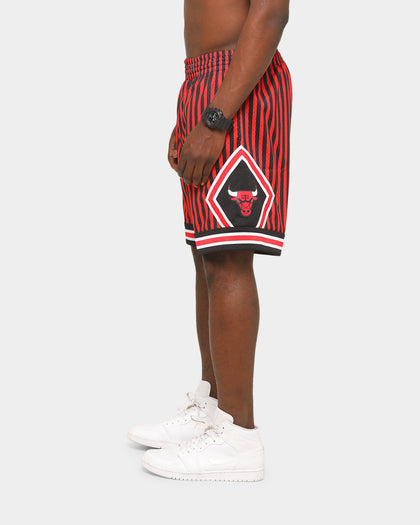 Mitchell & Ness Men's Chicago Bulls 1997 Striped SM Short Black/Red