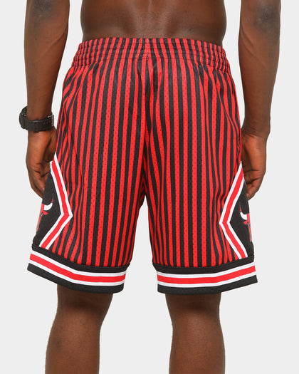 Mitchell & Ness Men's Chicago Bulls 1997 Striped SM Short Black/Red
