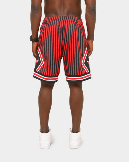 Mitchell & Ness Men's Chicago Bulls 1997 Striped SM Short Black/Red