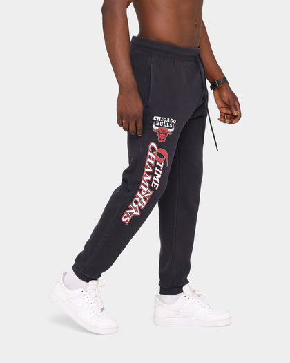 Mitchell & Ness Chicago Bulls Vintage Logo Trackpants Faded Black