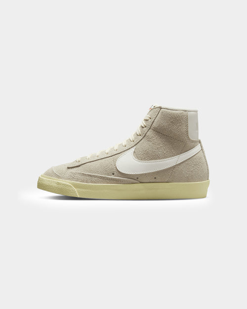 Nike Women's Blazer Mid '77 Vintage Light Bone/Sail