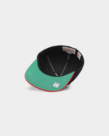 Mitchell & Ness Chicago Bulls 'Team Script 2.0 Hardwood Classics' Fitted Black