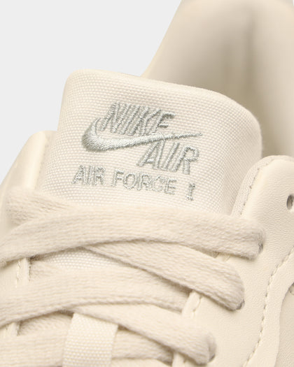 Nike Women's Air Force 1 PLT.AF.ORM Sail/Light Silver