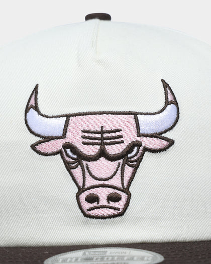 New Era Chicago Bulls 'Neopolitan' Golfer Snapback Chrome White/Walnut/Pink