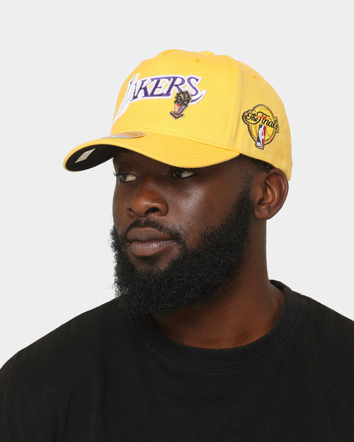 Mitchell & Ness Los Angeles Lakers 'Champ Patch' Classic Red Snapback Yellow