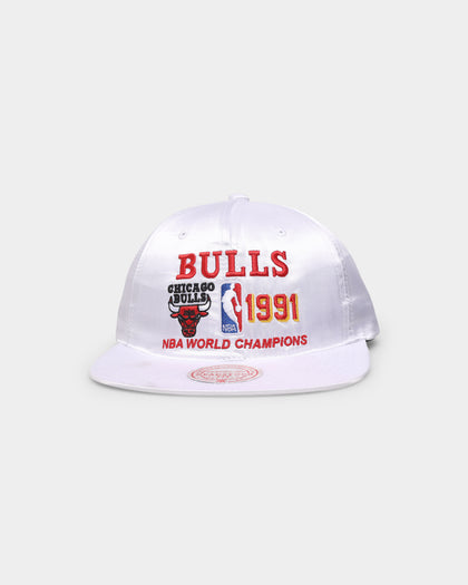 Mitchell & Ness Chicago Bulls '1991 Champions' Deadstock Snapback White