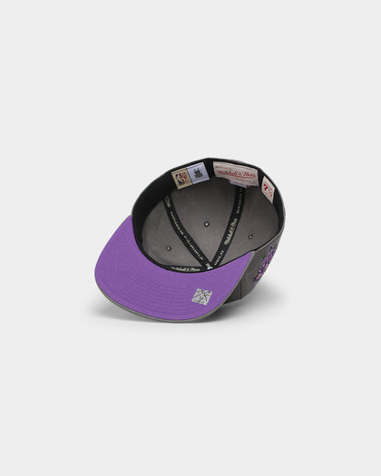 Mitchell & Ness Milwaukee Bucks 'From Dusk' Fitted Grey