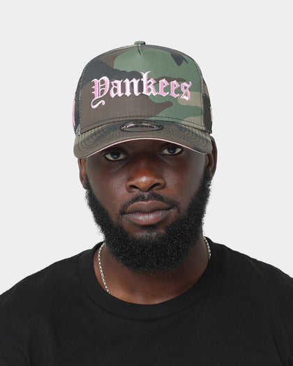 New Era New York Yankees "Camo Twist" 9FORTY A-Frame Trucker Snapback Camo Pink