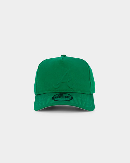 New Era Atlanta Braves 'Kelly Green Embossed Logo' Old Golfer Snapback Kelly Green