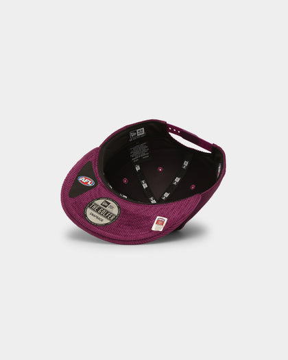 New Era Fremantle Dockers 'AFL 2023 Team Corduroy' Golfer Snapback Purple