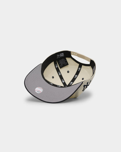 New Era New York Yankees '2000s World Series Through The Decades' 2000 World Series Golfer Snapback Chrome White