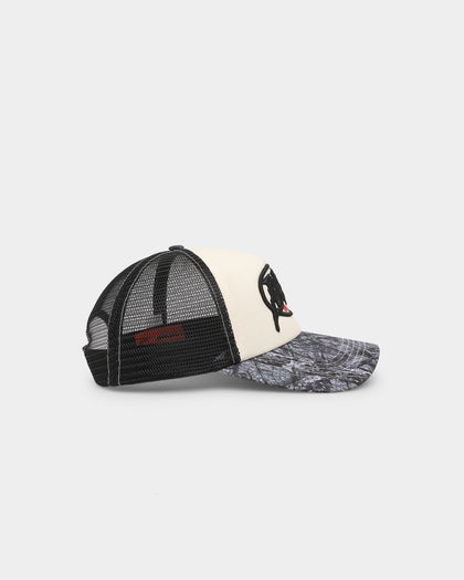 Loiter Metal Badge Trucker Off White/Black