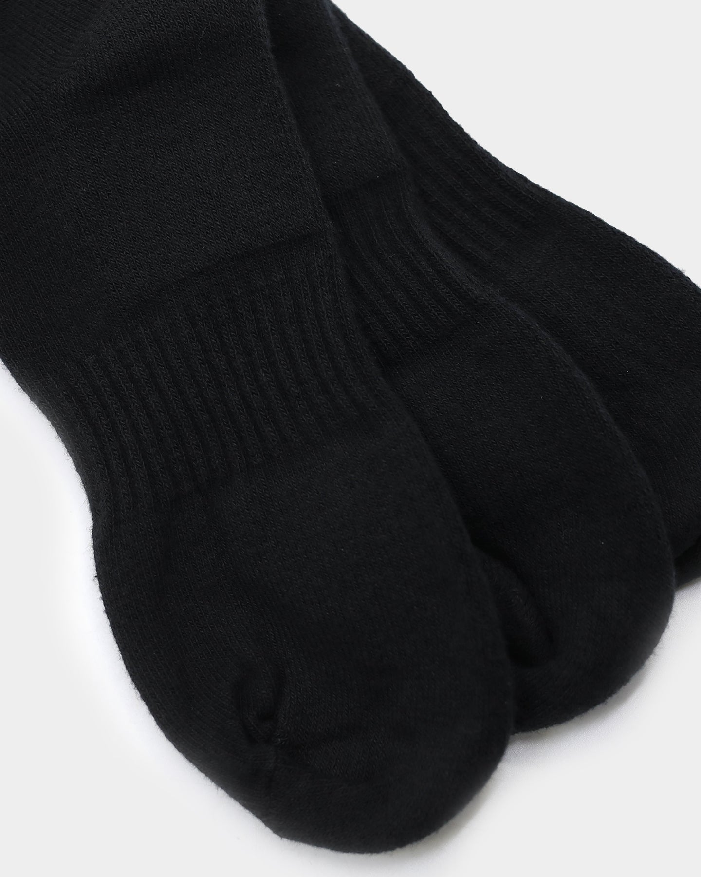 nike black cushioned crew socks